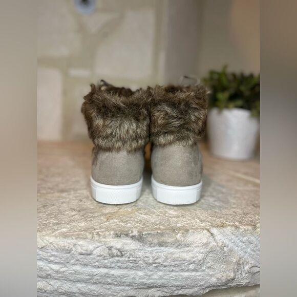 Pop taupe “impressive” faux fur trim booties sz 11 - Picture 7 of 7
